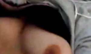 Yasmine Jay antoi neekerin pillu hänelle selkään ja rohkea alkoi purra häntä pillua.