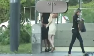 Katso kumi mummo pillut kumin päällä
