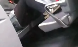 Kaksi sormea teinitytön pillu reikään