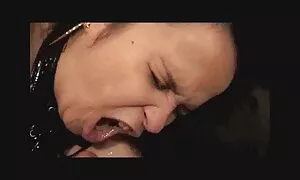 Se oli yö. vanha alaston nainen