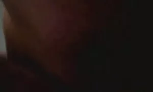 Alaston vauva alaston pillu moottoripyörällä